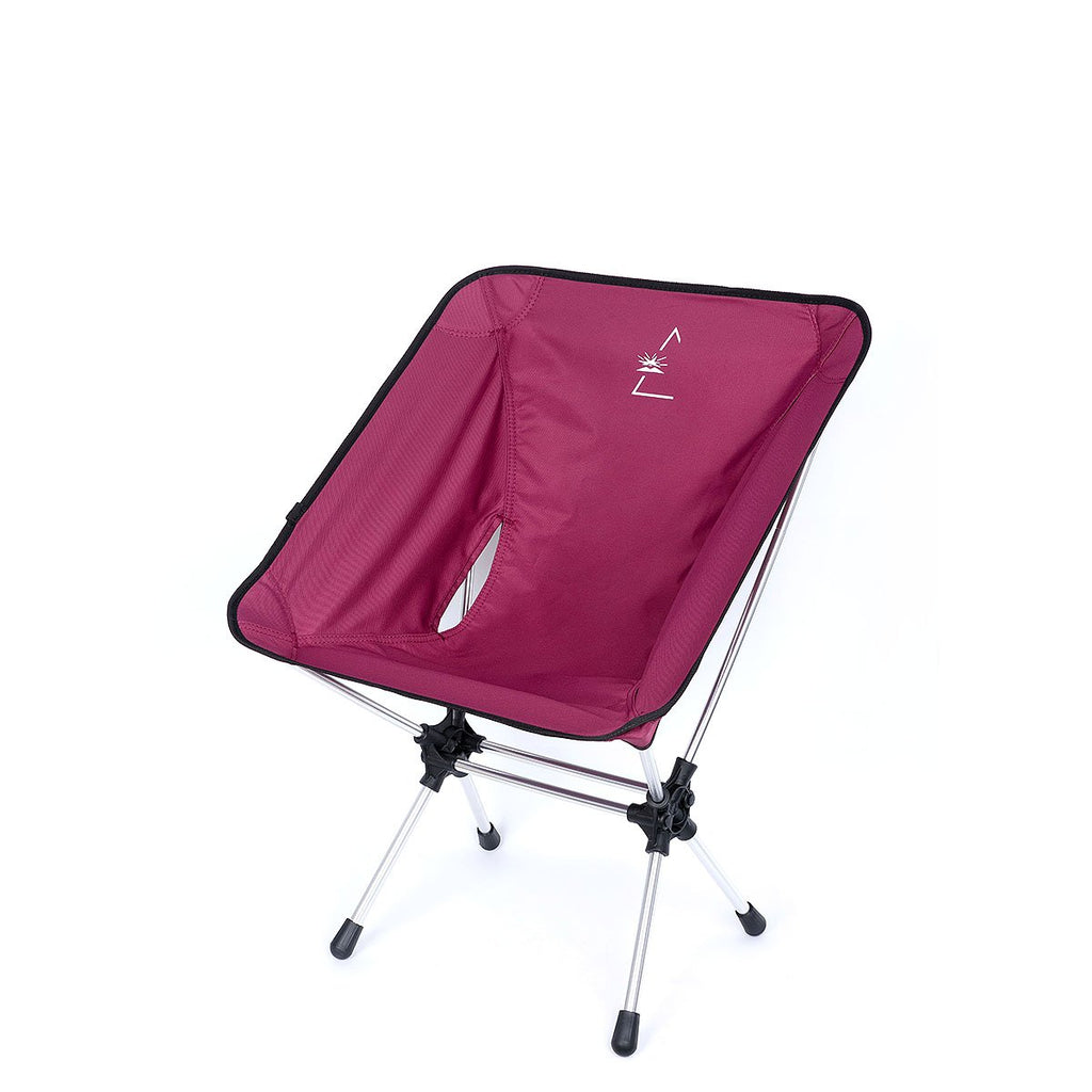 SMALL FOLDING CHAIR